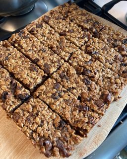 Delicious, fresh out of the oven breakfast bars which only use dried fruit and mashed up banana as sugar. 
They have homemade ghee, milk and eggs to hold them together and have worked a treat on my first attempt. I'll probably put some chopped walnuts and grated carrot in next time too. 
Never made them before but my son is probably ready for something slightly different in the morning sometimes. 
Find out more about our story at recoveringautism.com
#recoveringautism #recoveryfromautism #gapscoach #gapsdiet #officialgapsdiet #gapsyndrome #breakfastbars #healthyflapjacks
